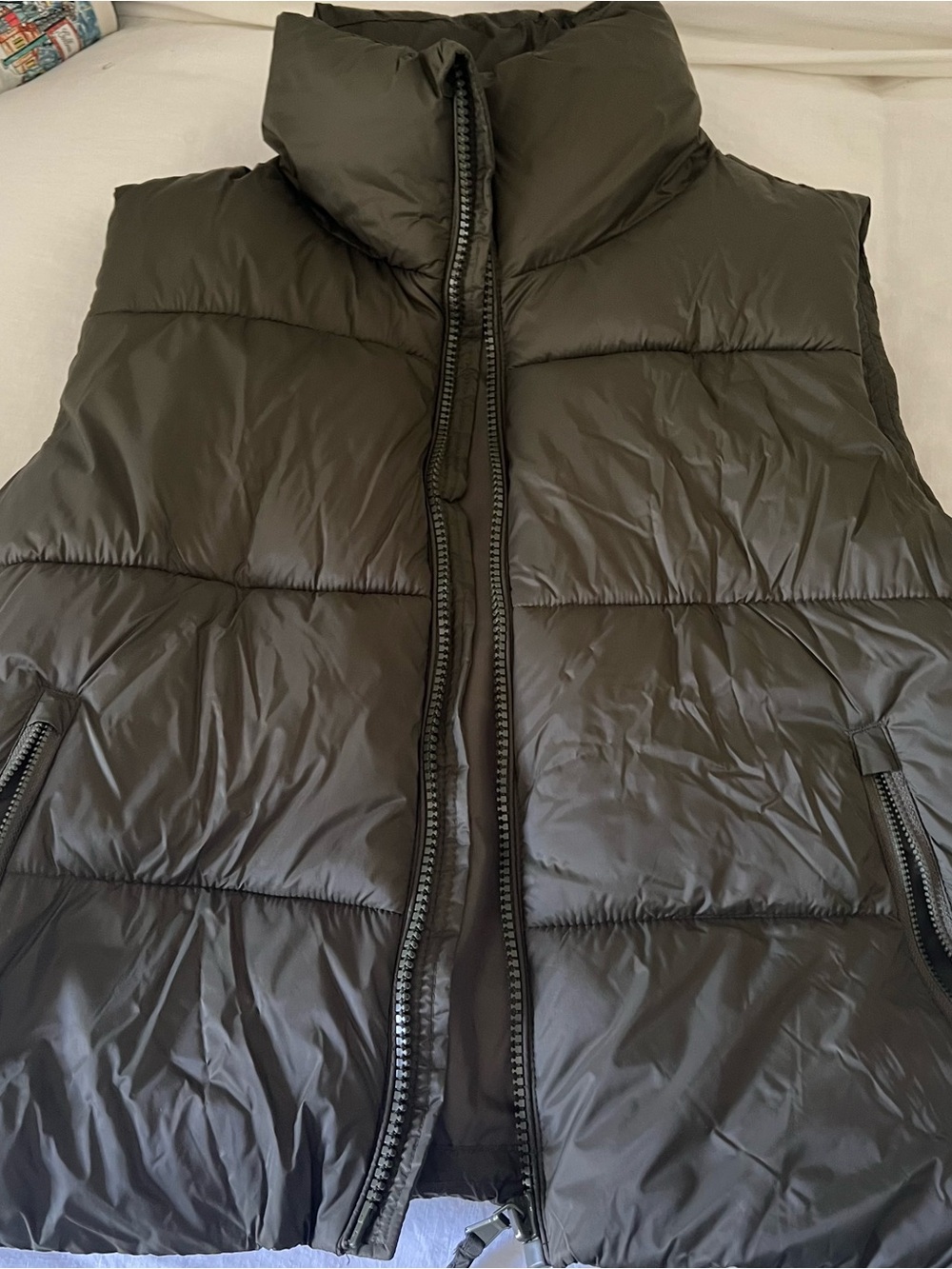 Women’s army green Puffer Vest - Lightweight Quilted Zip-Up